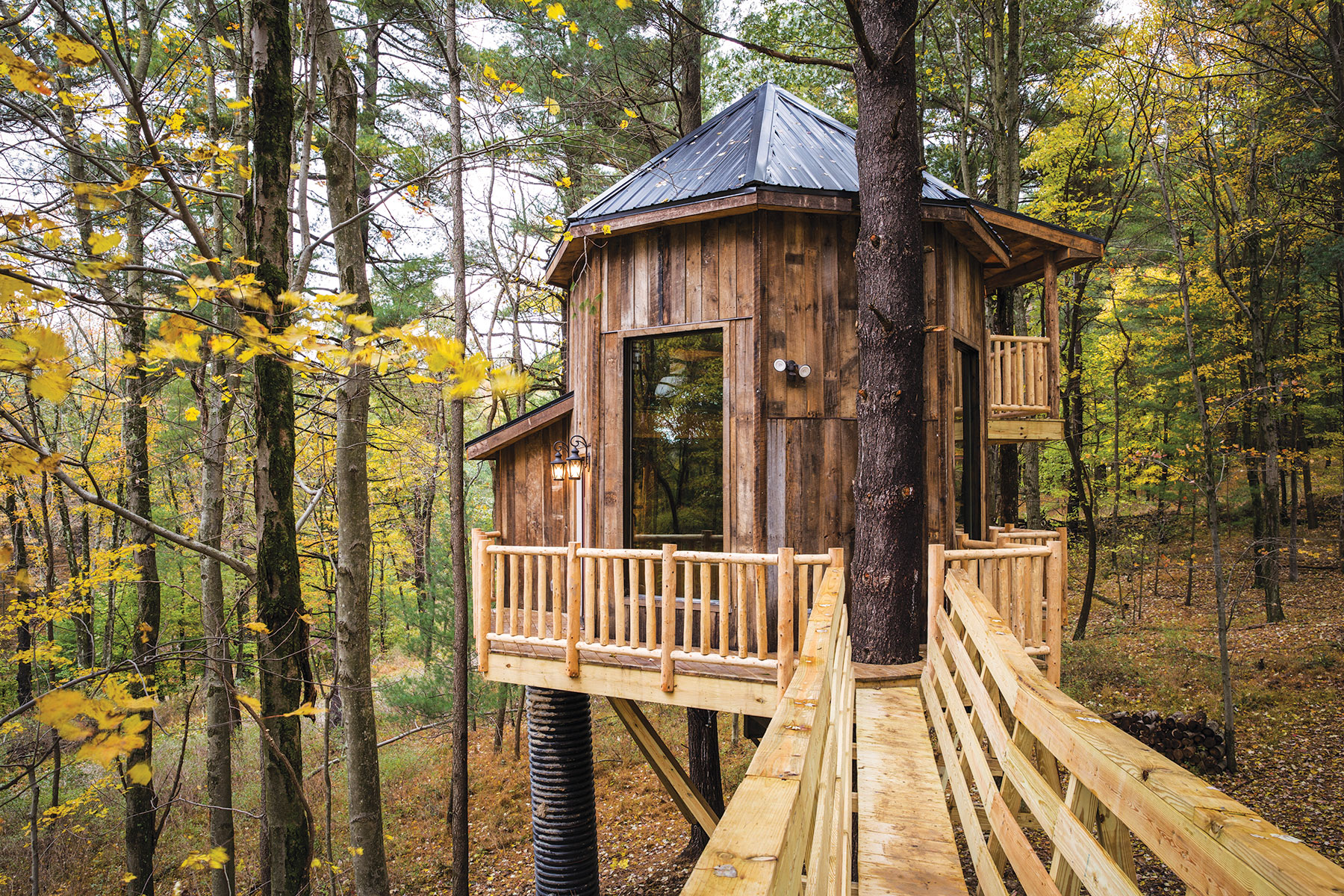 The Mohicans Treehouses in Glenmont, Ohio (photo courtesy of destination) The Mohicans Treehouses in Glenmont, Ohio (photo courtesy of destination)