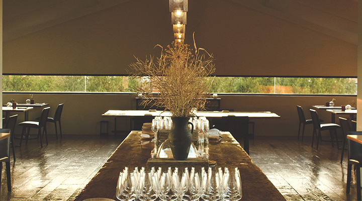 Rustic tables and wine glasses at Restaurant Pearl Morissette in Jordan Station, Ontario (photo courtesy of Restaurant Pearl Morissette) Rustic tables and wine glasses at Restaurant Pearl Morissette in Jordan Station, Ontario (photo courtesy of Restaurant Pearl Morissette)